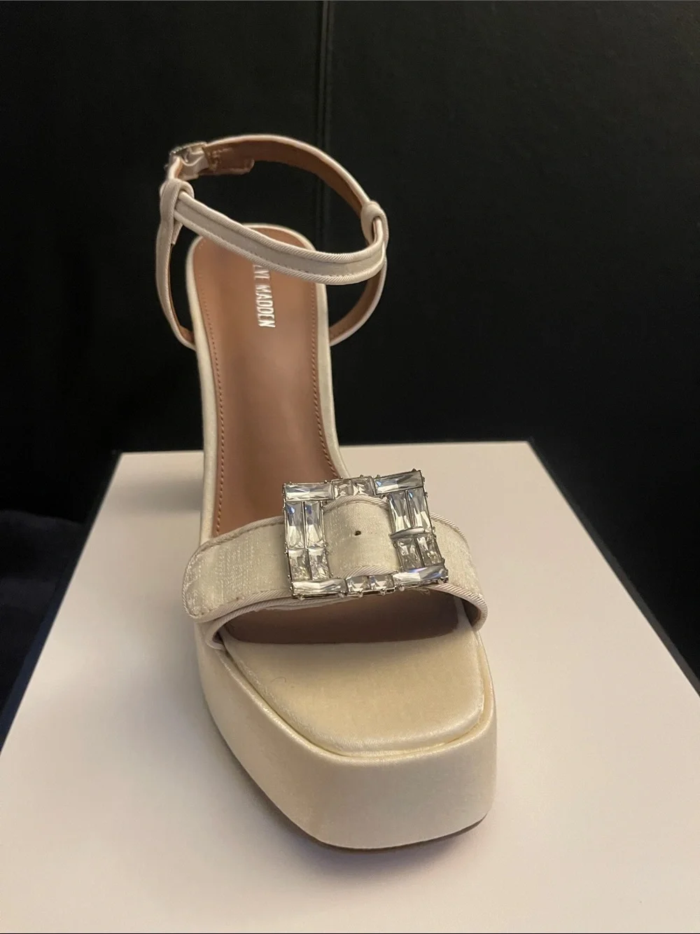 Steve Madden Liandra Satin Ivory Ankle Strap Platfrm Embellish Buckle Sz 10 NWB